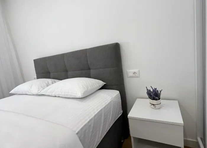 Ema شقة ماكارسكا